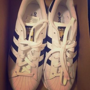 Adidas Superstars - New - size 5.5